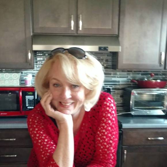 Meet your Posher, Carol - Picture 1 of 1